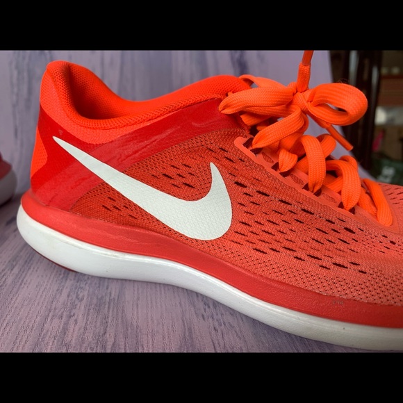 🥳🎀 Host Pick 🎀🥳 Nike Womens Flex 2016 Red Orange Running Shoes Sneakers … - Picture 4 of 10